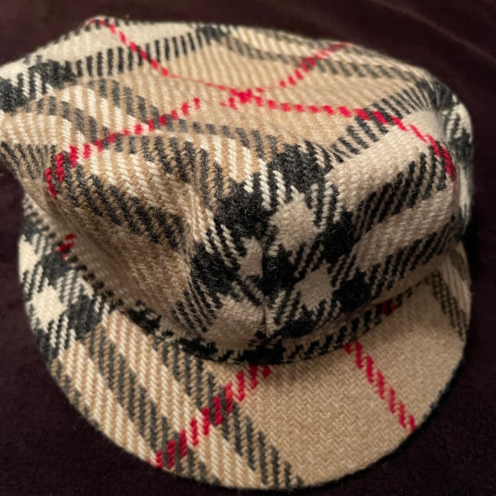 RARE ICONIC VINTAGE BURBERRY NOVA CHECK PLAID CABBIE NEWSBOY HAT. SIZE SMALL
